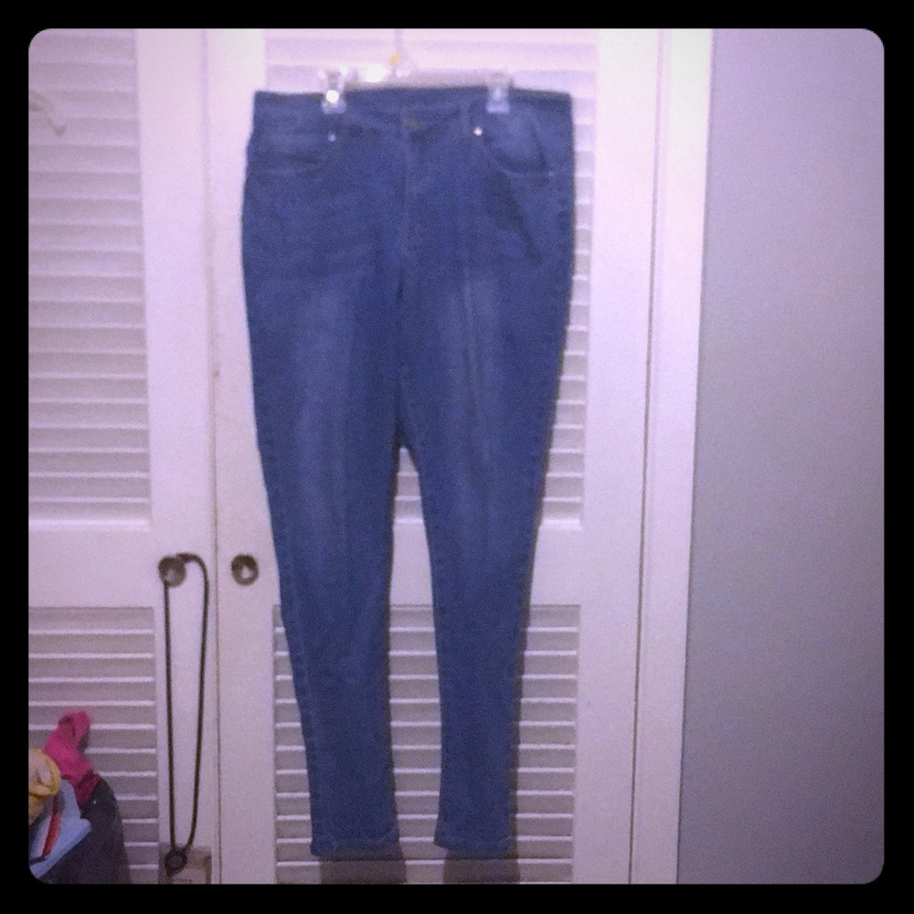 Fashion nova booty rounding skinny jeans